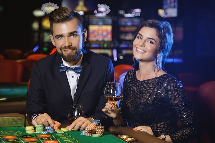 gamerp Top Trend Gaming interface showing trending slot games (Aviator, Sweet Bonanza) and live-dealer table feeds with player activity indicators